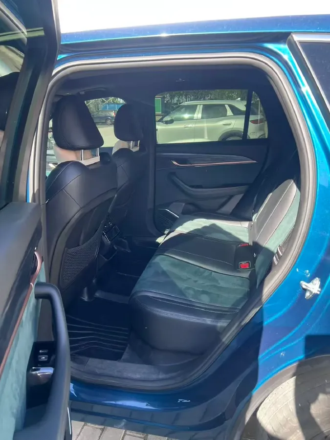 2021 Geely Monjaro 2.0T 218HP L4 7DCT,autocango,china used car exporter,china ev exporter,chinese used car exporter,chinese used ev exporter