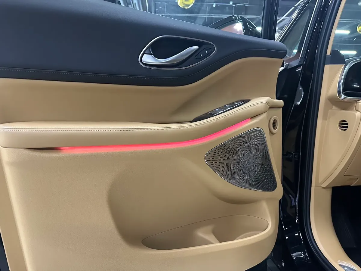 2022 Voyah Dream 1.5T 136HP L4 PHEV 25.57KWH,autocango,china used car exporter,china ev exporter,chinese used car exporter,chinese used ev exporter