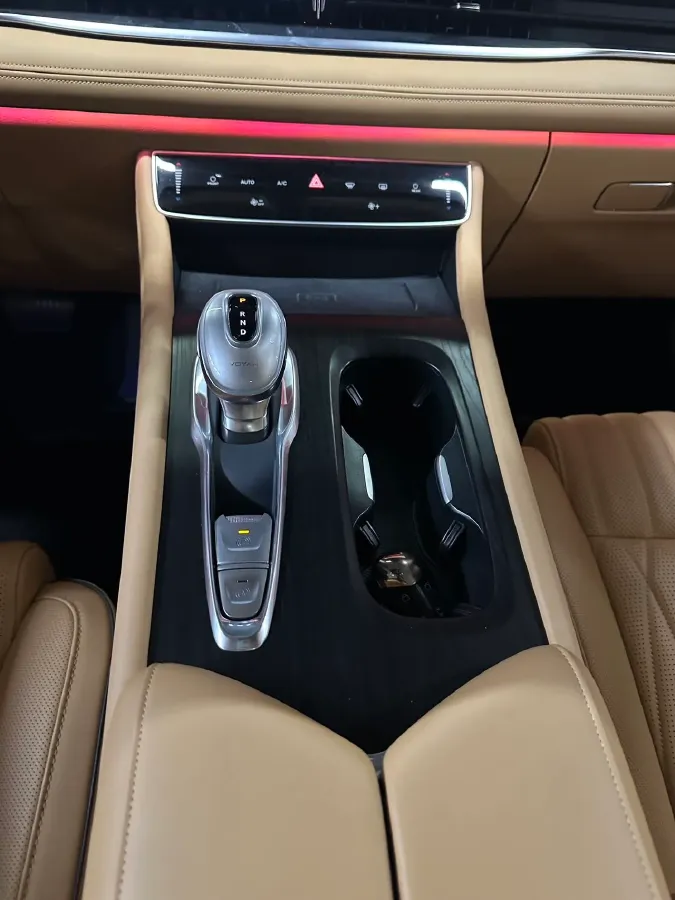 2022 Voyah Dream 1.5T 136HP L4 PHEV 25.57KWH,autocango,china used car exporter,china ev exporter,chinese used car exporter,chinese used ev exporter