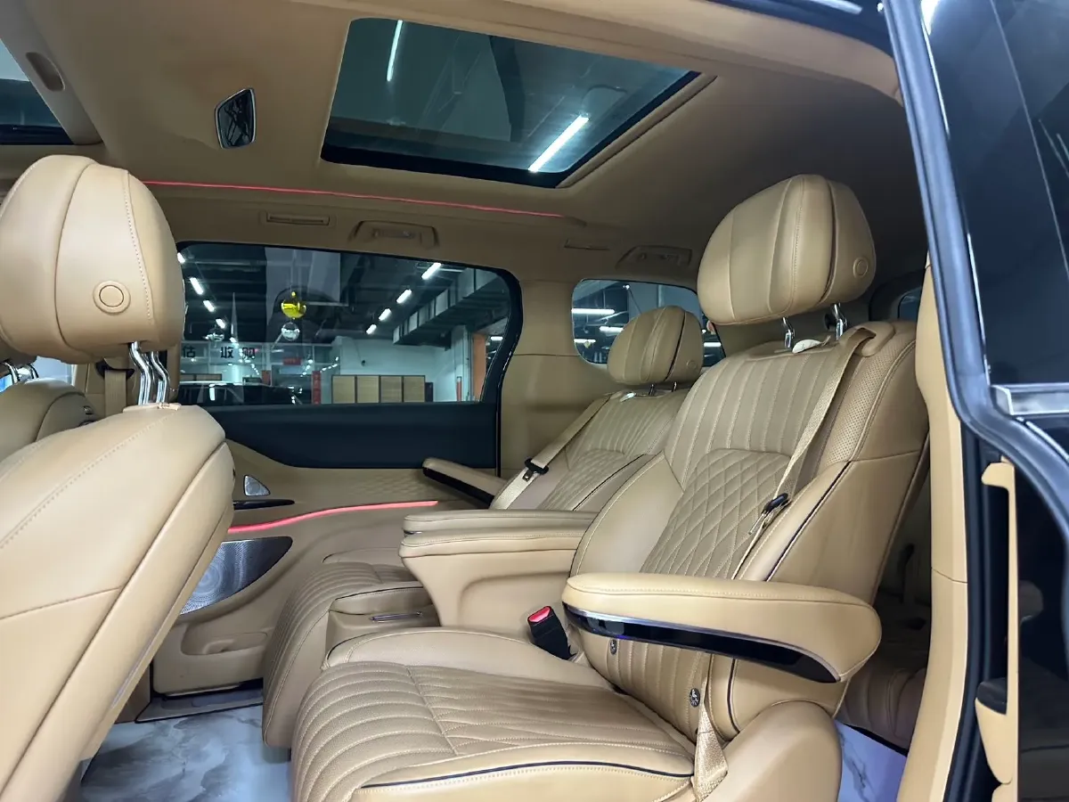 2022 Voyah Dream 1.5T 136HP L4 PHEV 25.57KWH,autocango,china used car exporter,china ev exporter,chinese used car exporter,chinese used ev exporter