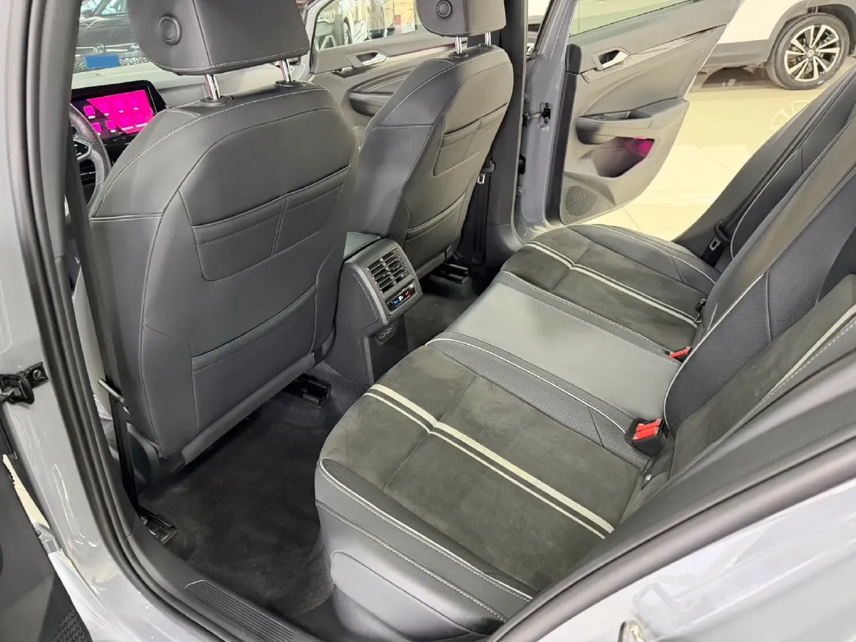 2021 Volkswagen Golf 1.4T 150HP L4 7DCT,autocango,china used car exporter,china ev exporter,chinese used car exporter,chinese used ev exporter