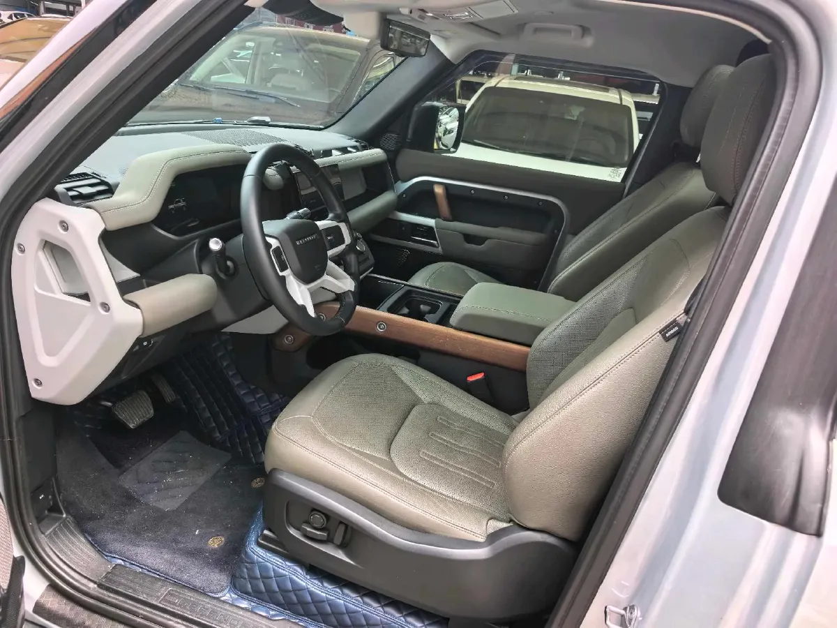 2022 Land Rover Defender 2.0T 300HP L4 8AT,autocango,china used car exporter,china ev exporter,chinese used car exporter,chinese used ev exporter