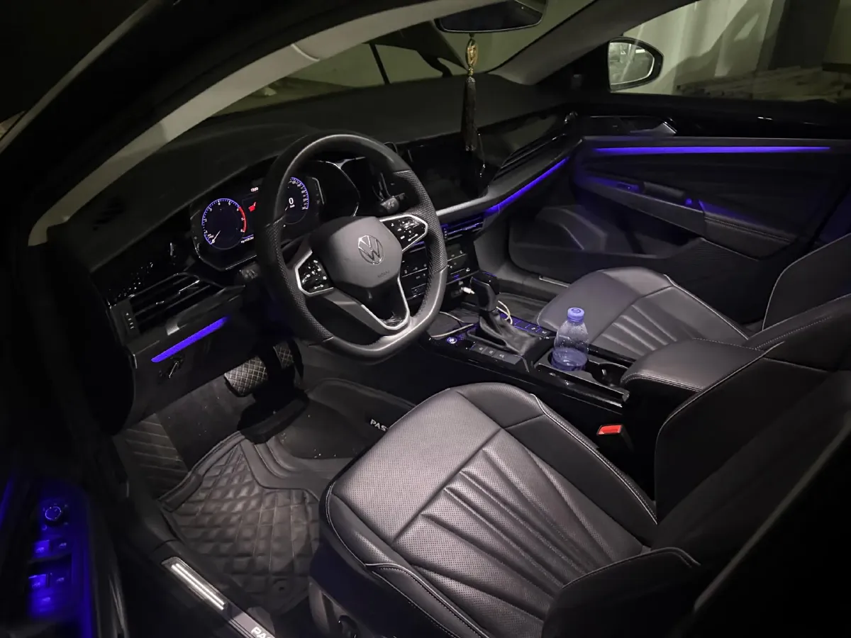2023 Volkswagen Passat 2.0T 220HP L4 7DCT,autocango,china used car exporter,china ev exporter,chinese used car exporter,chinese used ev exporter