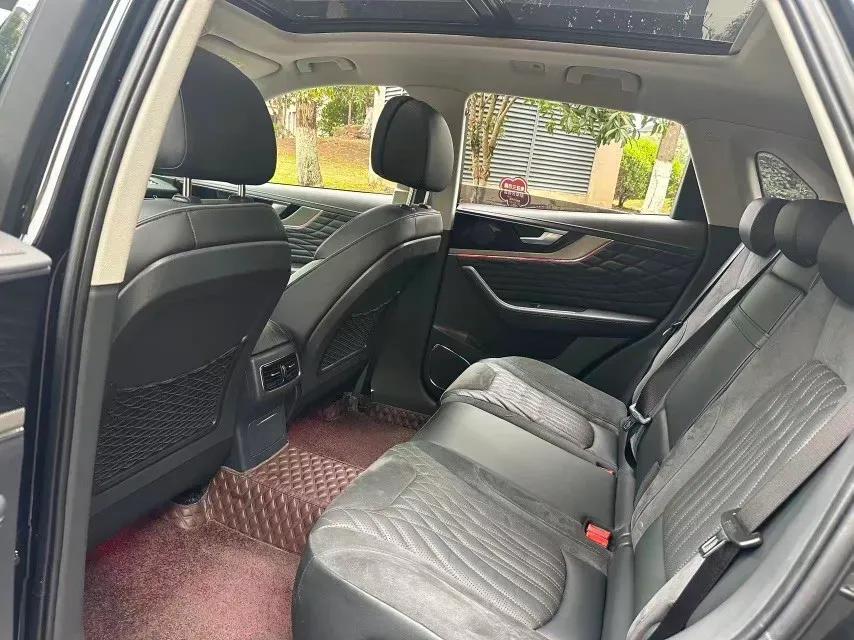 2022 HongQi HS5 2.0T 224HP L4 6AT,autocango,china used car exporter,china ev exporter,chinese used car exporter,chinese used ev exporter