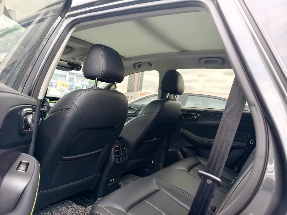 2023 Roewe RX5 1.5T 181HP L4 7DCT,autocango,china used car exporter,china ev exporter,chinese used car exporter,chinese used ev exporter