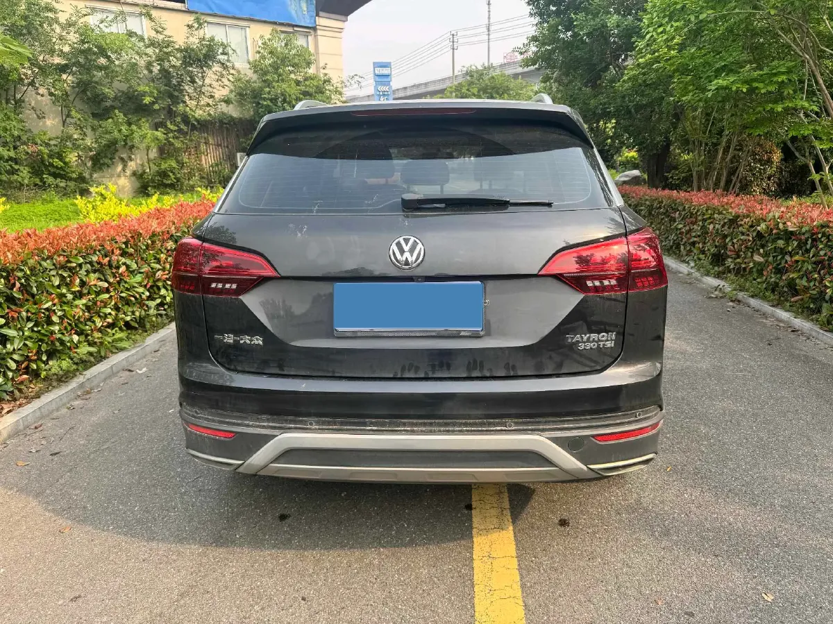 2019 Jeep Cherokee 2.0T 234HP L4 9AT,autocango,china used car exporter,china ev exporter,chinese used car exporter,chinese used ev exporter