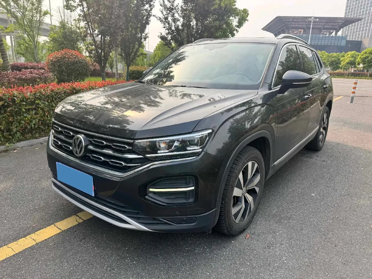 2019 Jeep Cherokee 2.0T 234HP L4 9AT,autocango,china used car exporter,china ev exporter,chinese used car exporter,chinese used ev exporter