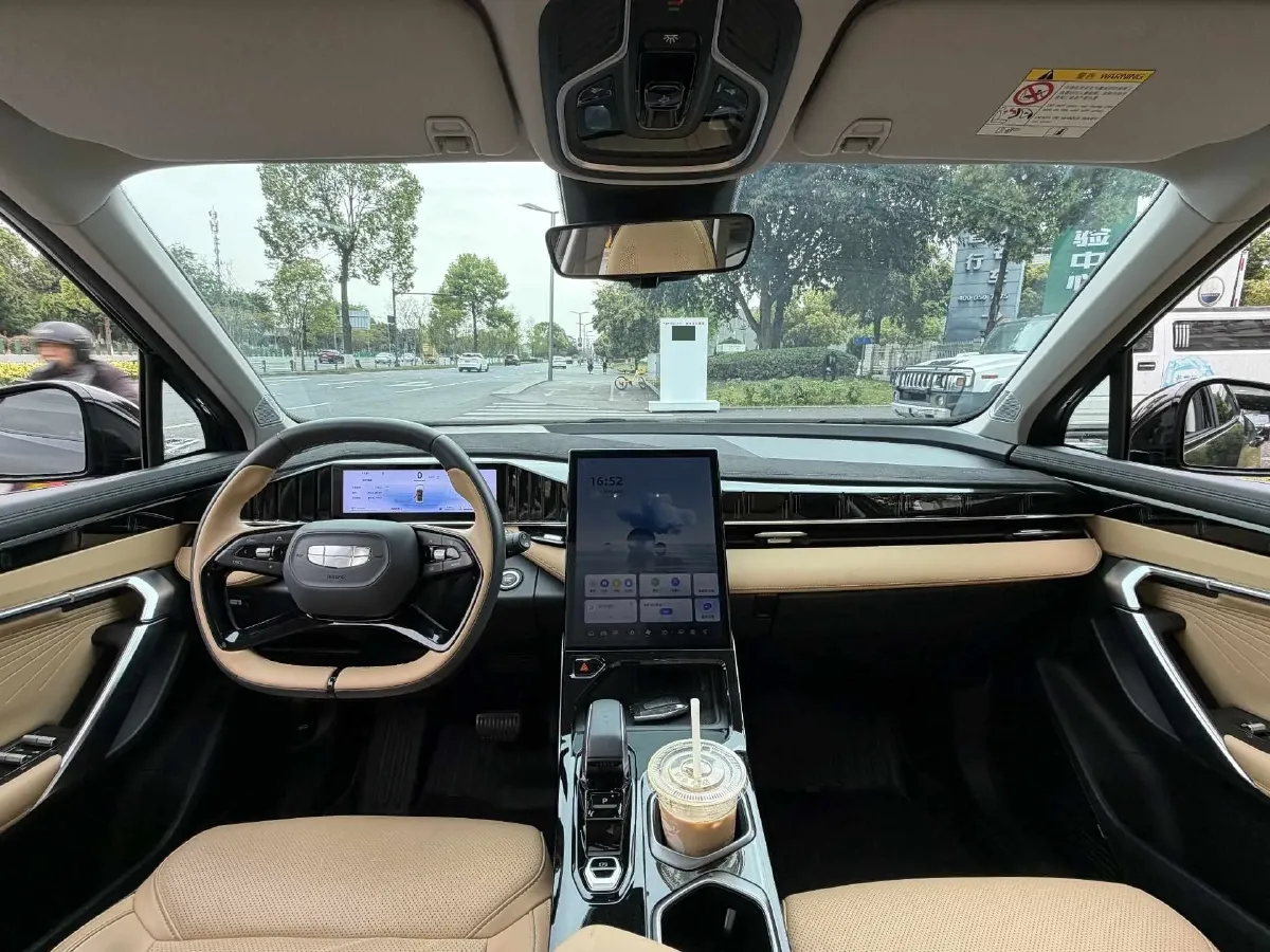 2024 Geely StarRay 1.5T 181HP L4 7DCT,autocango,china used car exporter,china ev exporter,chinese used car exporter,chinese used ev exporter