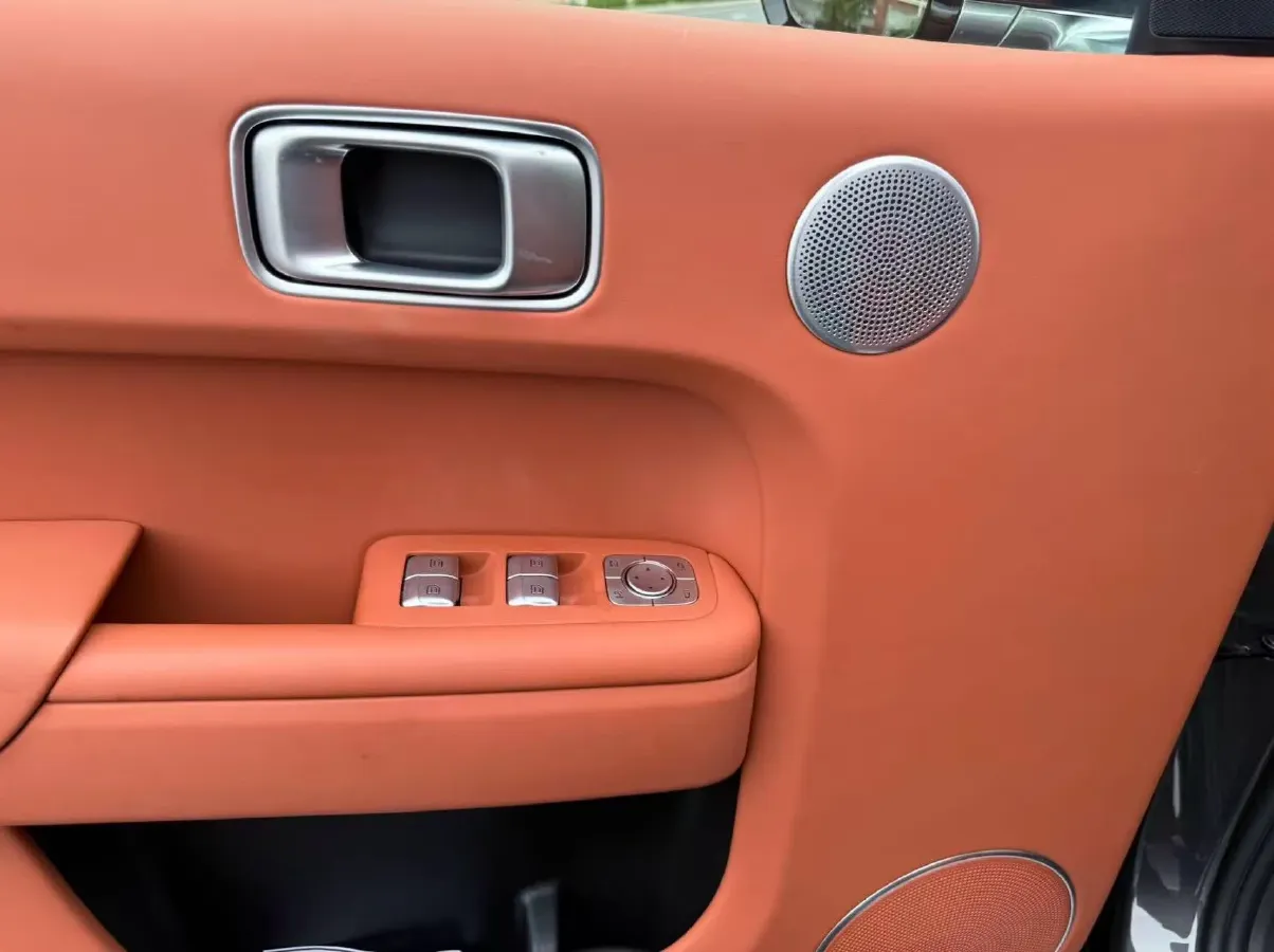 2022 Li L9 Range Extended 154HP REEV 42.6KWH,autocango,china used car exporter,china ev exporter,chinese used car exporter,chinese used ev exporter