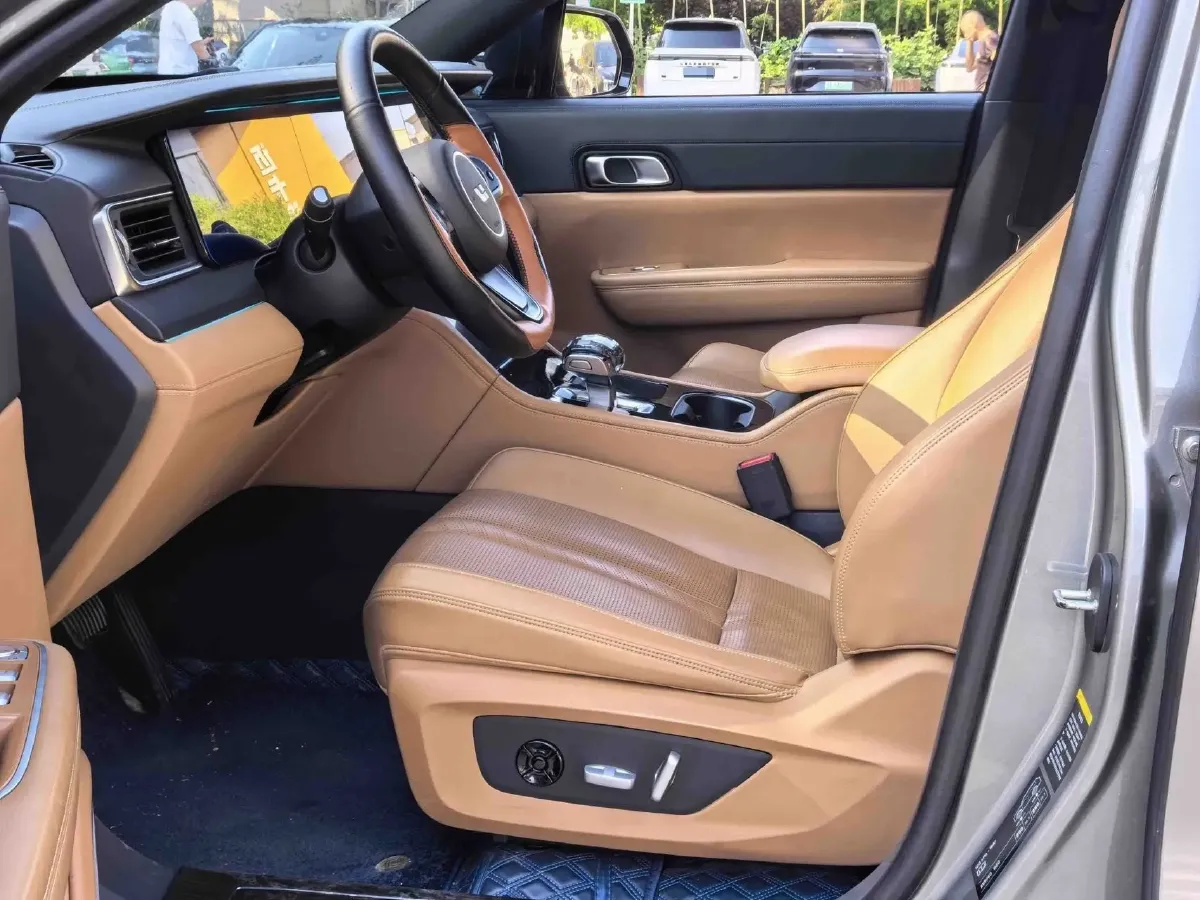 2020 Li ONE Range Extended 131HP REEV 40.5KWH,autocango,china used car exporter,china ev exporter,chinese used car exporter,chinese used ev exporter