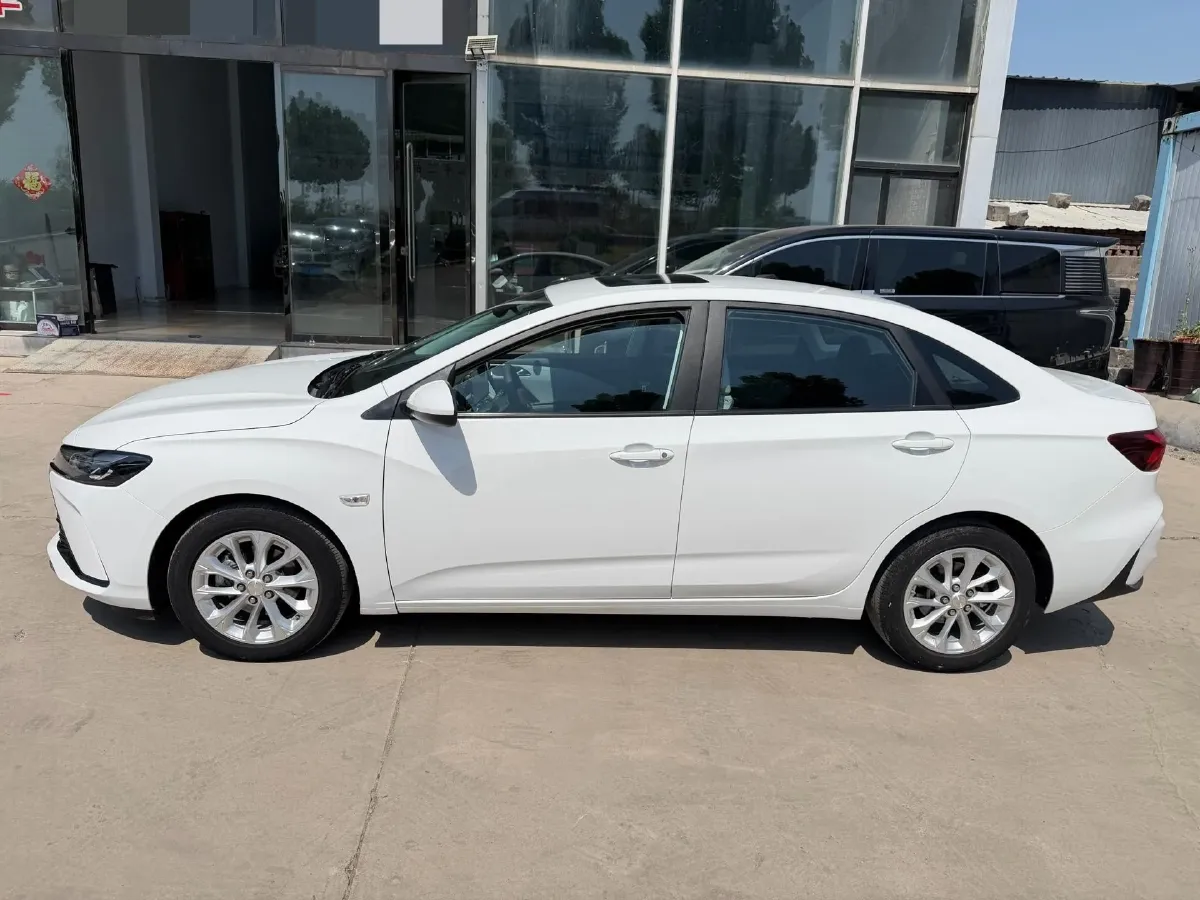 2023 Chevrolet Monza 1.5L 113HP L4 6DCT,autocango,china used car exporter,china ev exporter,chinese used car exporter,chinese used ev exporter