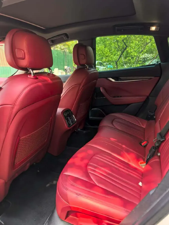 2018 Maserati Levante 3.0T 350HP V6 8AT,autocango,china used car exporter,china ev exporter,chinese used car exporter,chinese used ev exporter