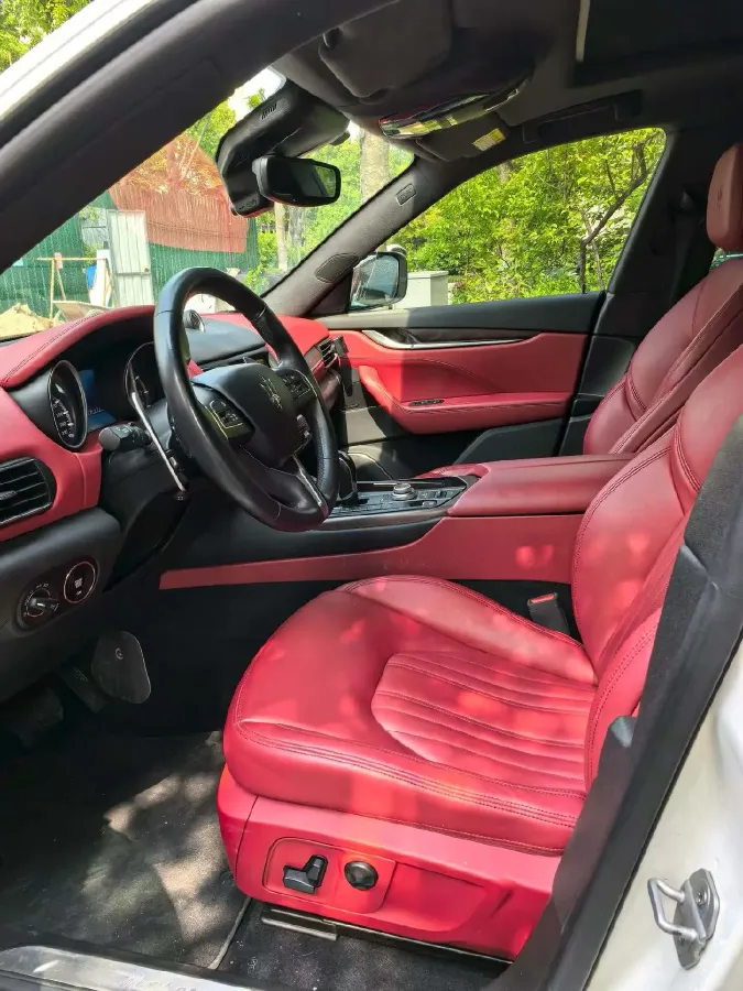 2018 Maserati Levante 3.0T 350HP V6 8AT,autocango,china used car exporter,china ev exporter,chinese used car exporter,chinese used ev exporter