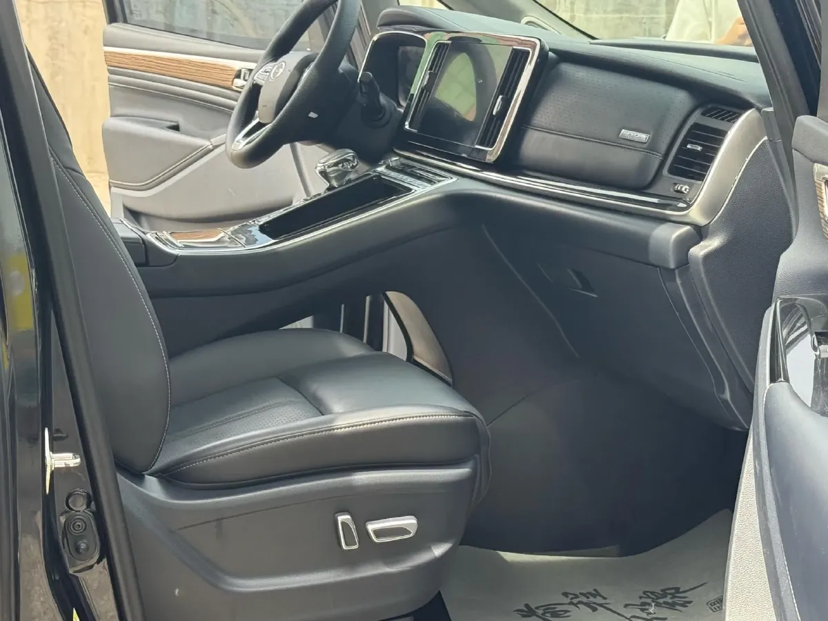 2023 GAC Trumpchi M8 2.0T 252HP L4 8AT,autocango,china used car exporter,china ev exporter,chinese used car exporter,chinese used ev exporter