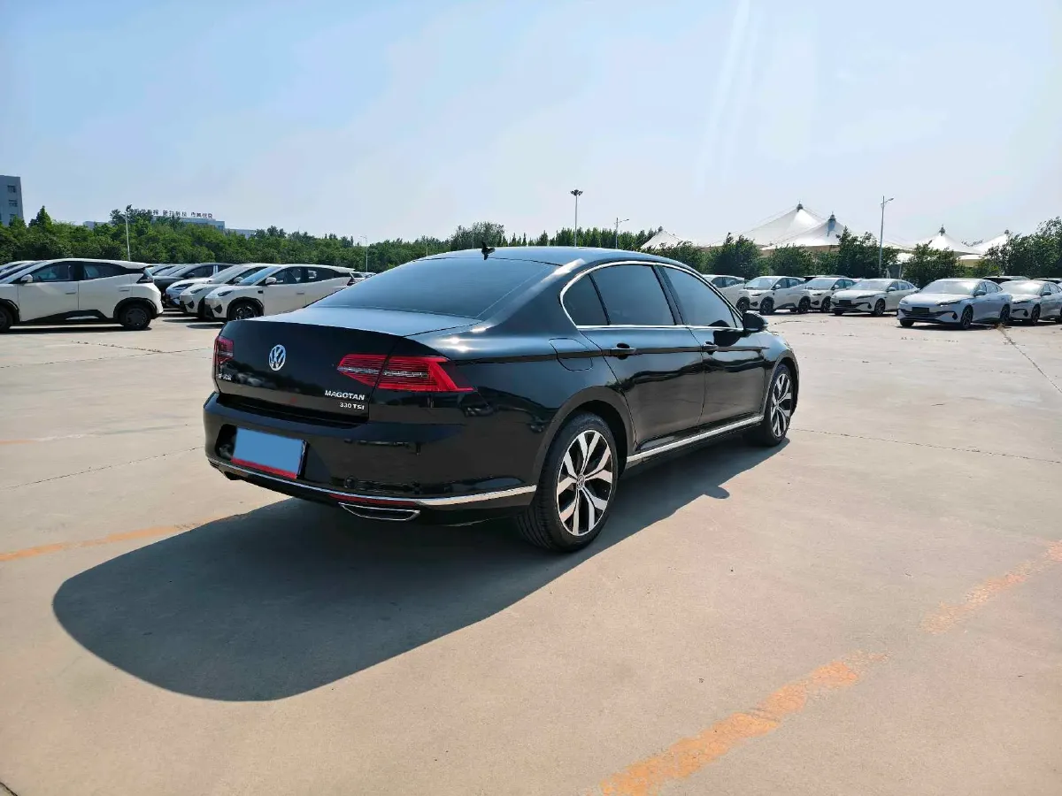 2019 Volkswagen Magotan 2.0T 186HP L4 7DCT,autocango,china used car exporter,china ev exporter,chinese used car exporter,chinese used ev exporter