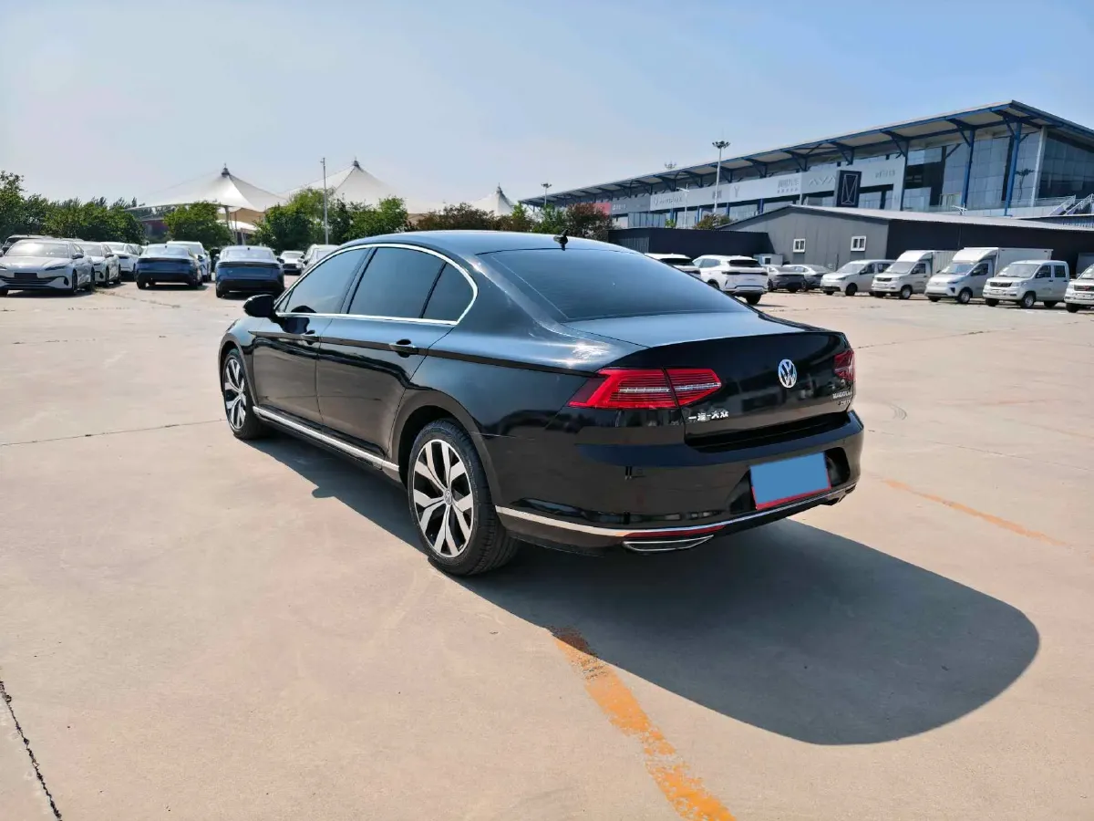 2019 Volkswagen Magotan 2.0T 186HP L4 7DCT,autocango,china used car exporter,china ev exporter,chinese used car exporter,chinese used ev exporter