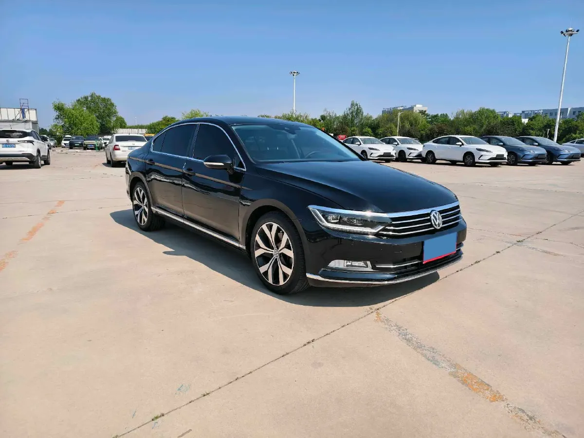 2019 Volkswagen Magotan 2.0T 186HP L4 7DCT,autocango,china used car exporter,china ev exporter,chinese used car exporter,chinese used ev exporter