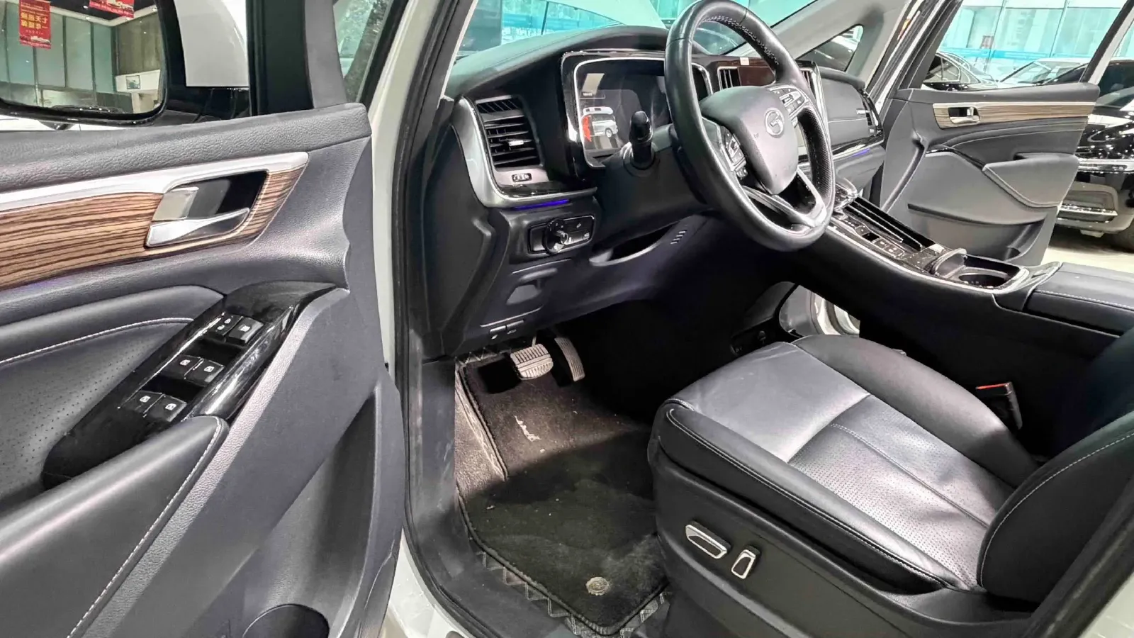 2023 GAC Trumpchi M8 2.0T 252HP L4 8AT,autocango,china used car exporter,china ev exporter,chinese used car exporter,chinese used ev exporter