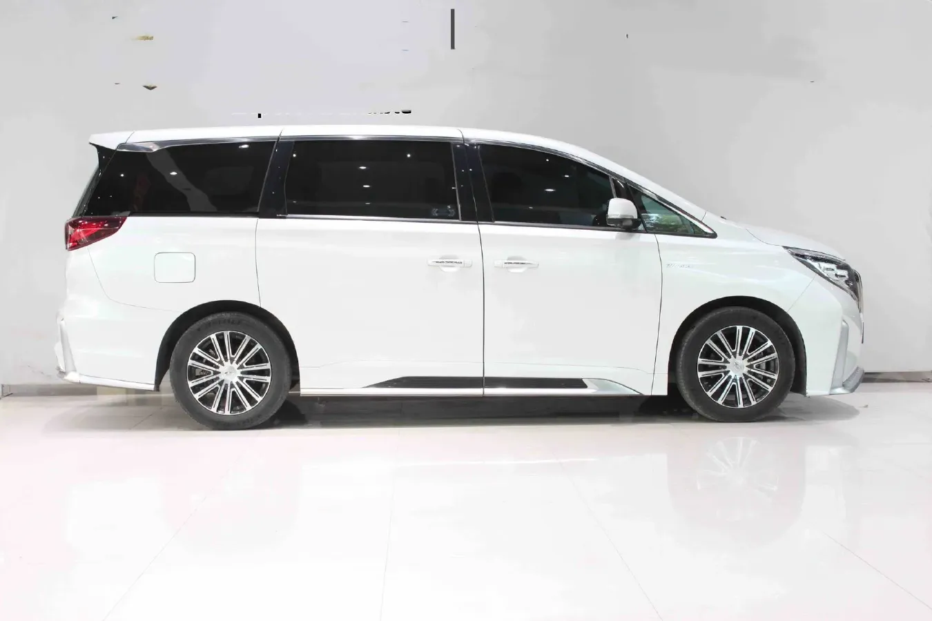 2023 GAC Trumpchi M8 2.0T 252HP L4 8AT,autocango,china used car exporter,china ev exporter,chinese used car exporter,chinese used ev exporter