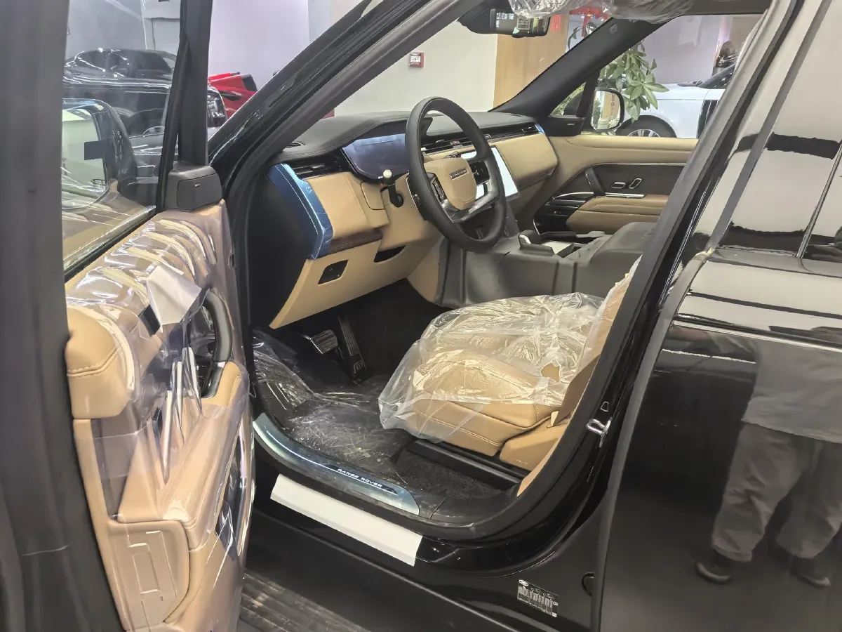 2025 Land Rover Range Rover 3.0T 400HP L6 8AT,autocango,china used car exporter,china ev exporter,chinese used car exporter,chinese used ev exporter