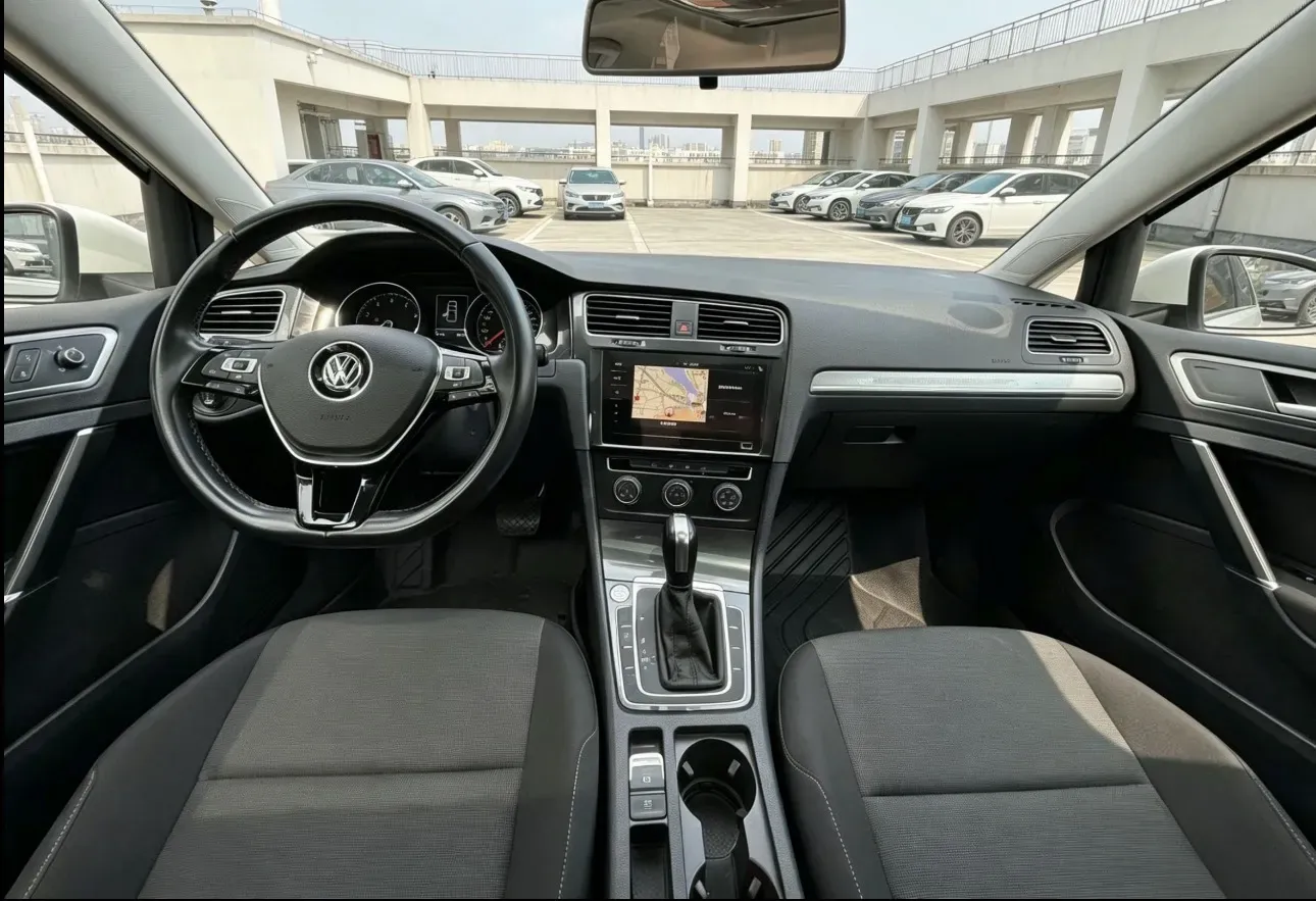 2020 Volkswagen Golf 1.2T 116HP L4 7DCT,autocango,china used car exporter,china ev exporter,chinese used car exporter,chinese used ev exporter