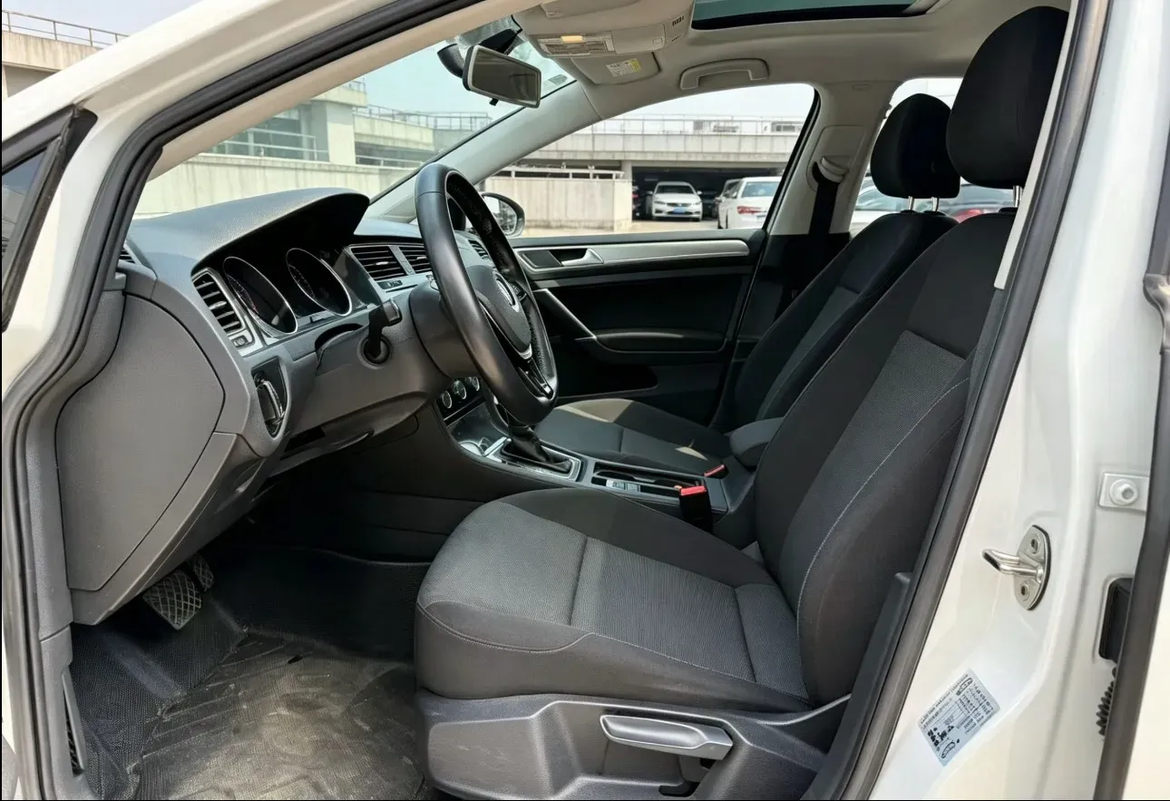 2020 Volkswagen Golf 1.2T 116HP L4 7DCT,autocango,china used car exporter,china ev exporter,chinese used car exporter,chinese used ev exporter