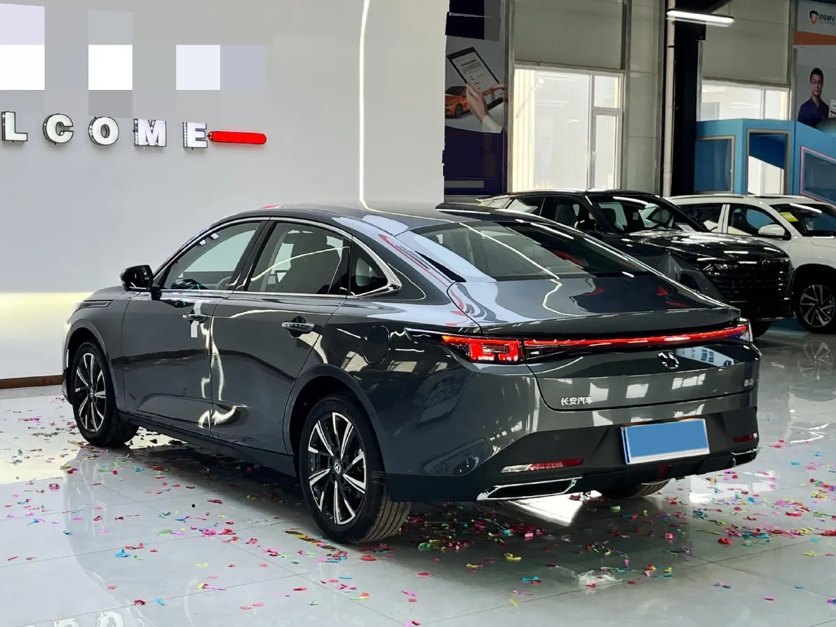 2025 ChangAn Eado 1.5T 192HP L4 7DCT,autocango,china used car exporter,china ev exporter,chinese used car exporter,chinese used ev exporter