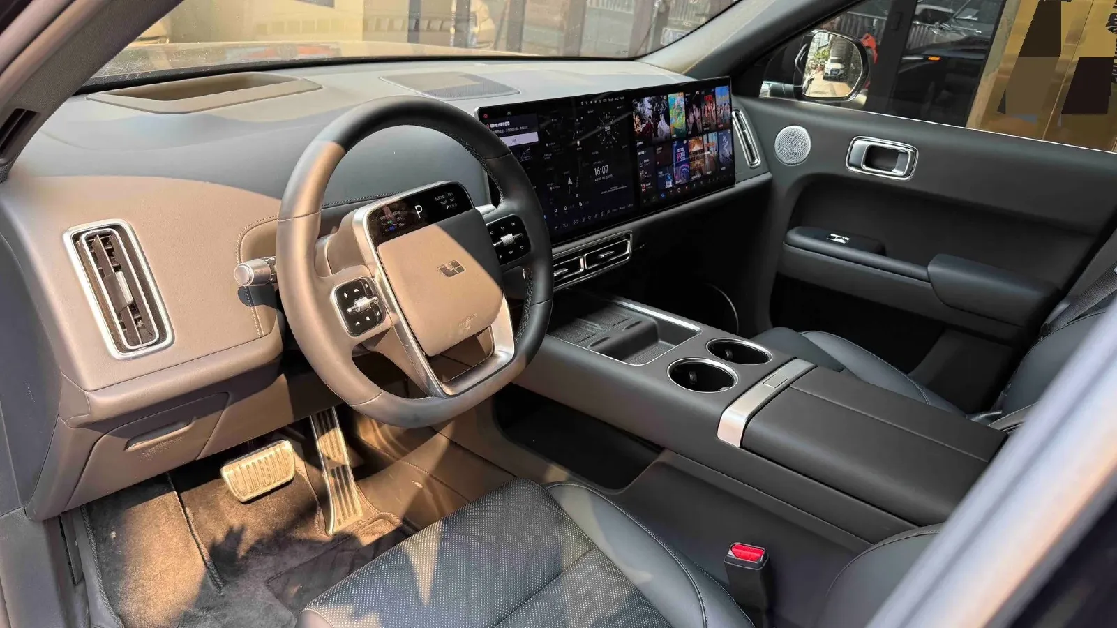 2024 Li L8 Range Extended 154HP REEV 52.3KWH,autocango,china used car exporter,china ev exporter,chinese used car exporter,chinese used ev exporter