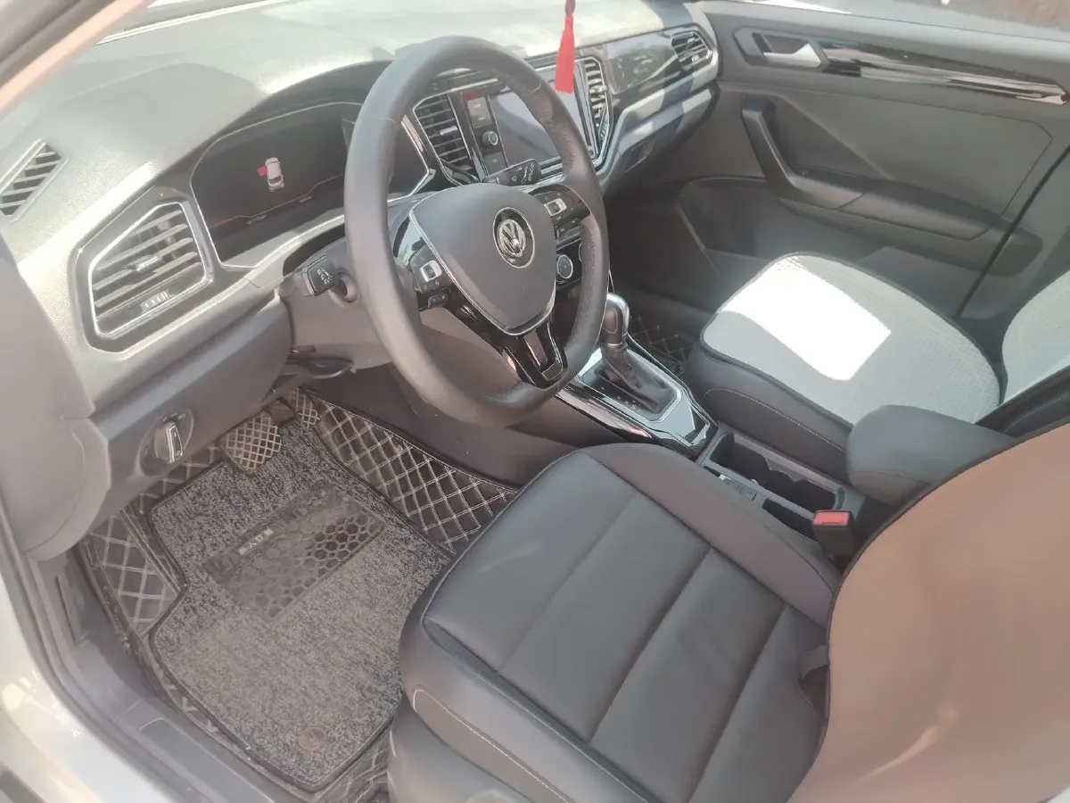 2021 Volkswagen T-Roc 1.4T 150HP L4 7DCT,autocango,china used car exporter,china ev exporter,chinese used car exporter,chinese used ev exporter