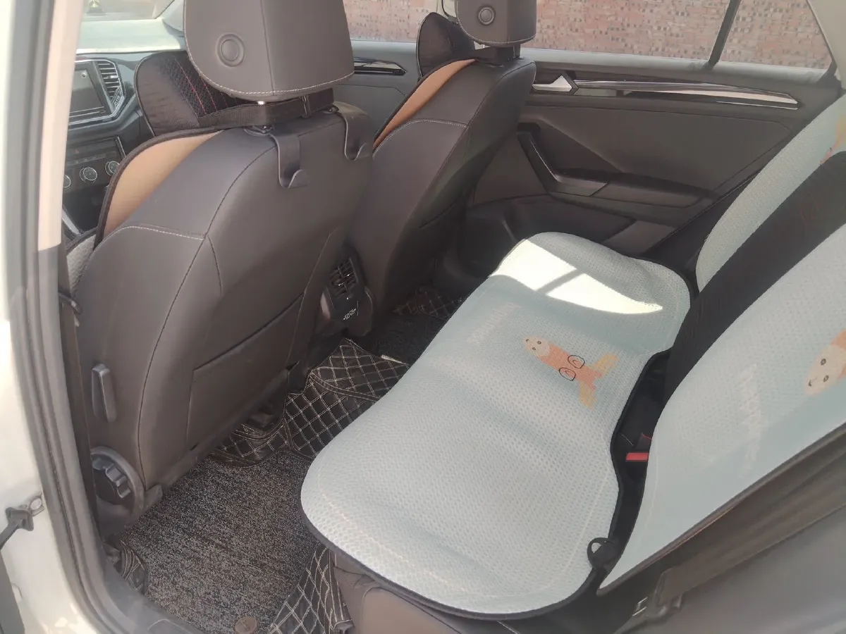 2021 Volkswagen T-Roc 1.4T 150HP L4 7DCT,autocango,china used car exporter,china ev exporter,chinese used car exporter,chinese used ev exporter