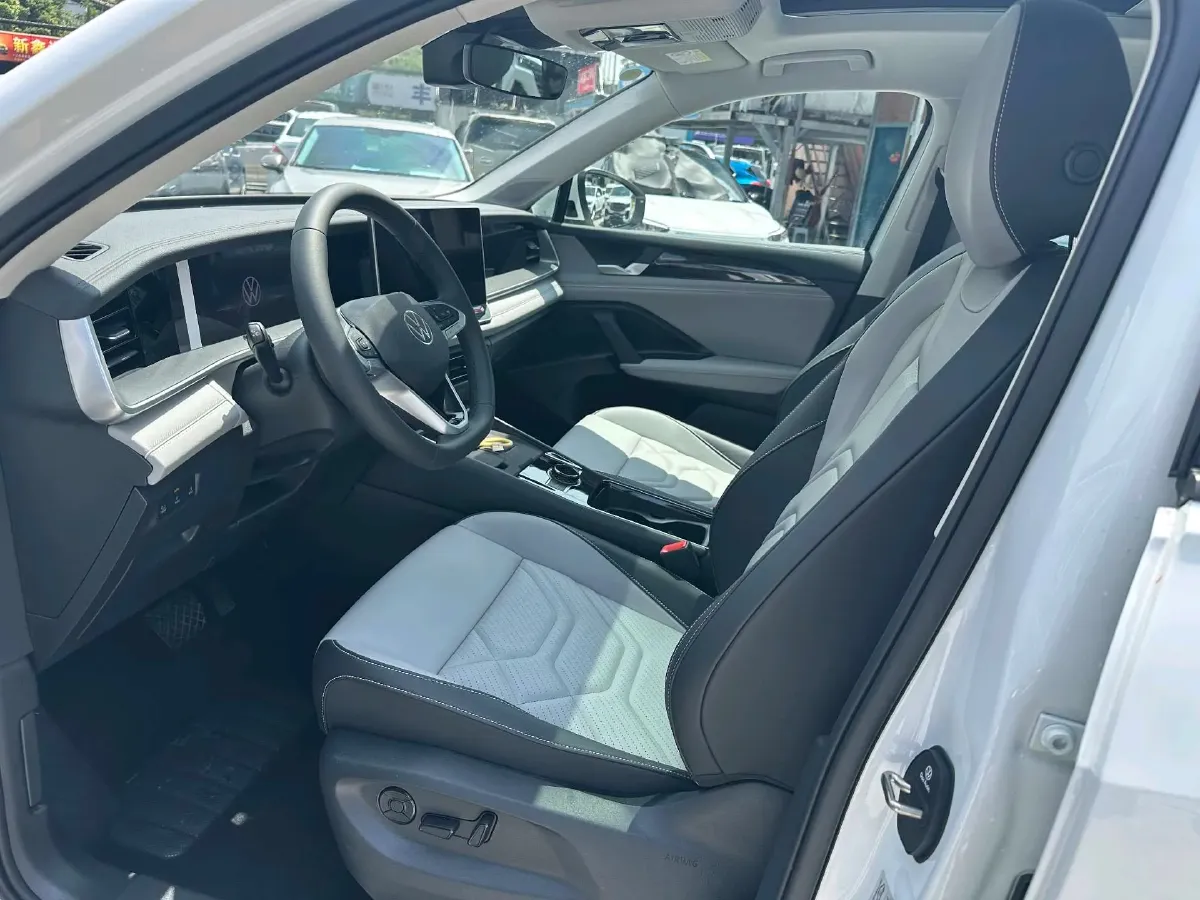 2025 Volkswagen Tayron 2.0T 186HP L4 7DCT,autocango,china used car exporter,china ev exporter,chinese used car exporter,chinese used ev exporter