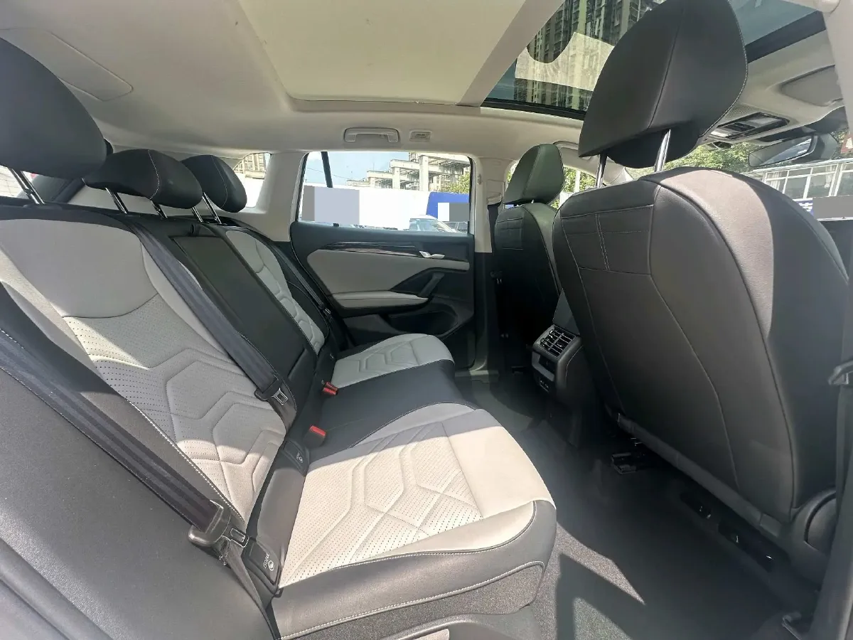 2025 Volkswagen Tayron 2.0T 186HP L4 7DCT,autocango,china used car exporter,china ev exporter,chinese used car exporter,chinese used ev exporter