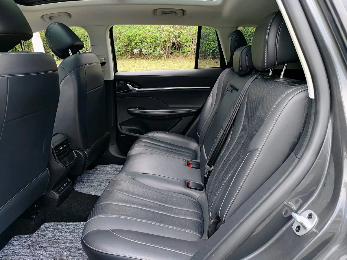 2022 Roewe RX5 MAX 1.5T 181HP L4 6AT,autocango,china used car exporter,china ev exporter,chinese used car exporter,chinese used ev exporter