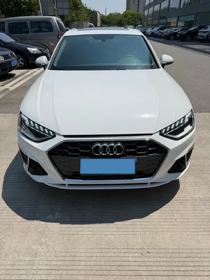 2022 Audi A4L 2.0T 190HP L4 7DCT,autocango,china used car exporter,china ev exporter,chinese used car exporter,chinese used ev exporter