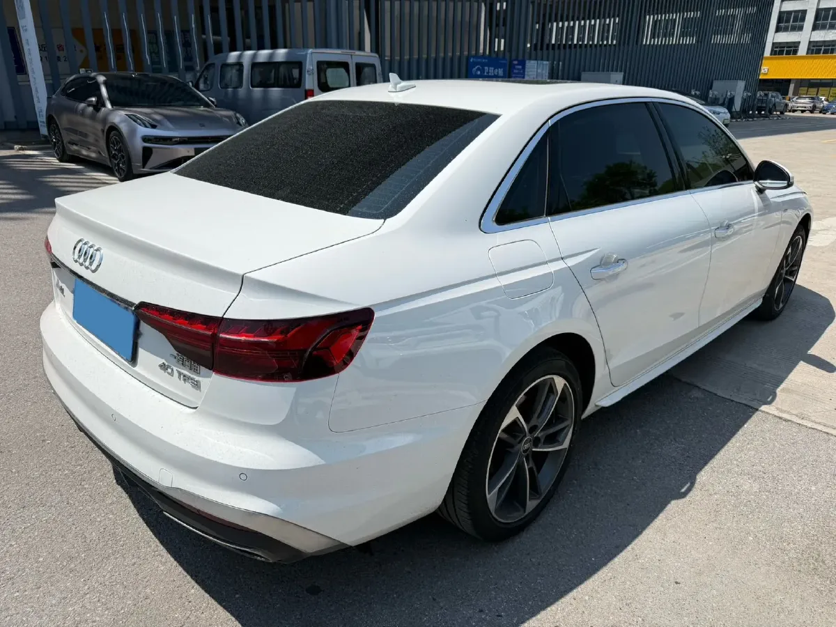 2022 Audi A4L 2.0T 190HP L4 7DCT,autocango,china used car exporter,china ev exporter,chinese used car exporter,chinese used ev exporter