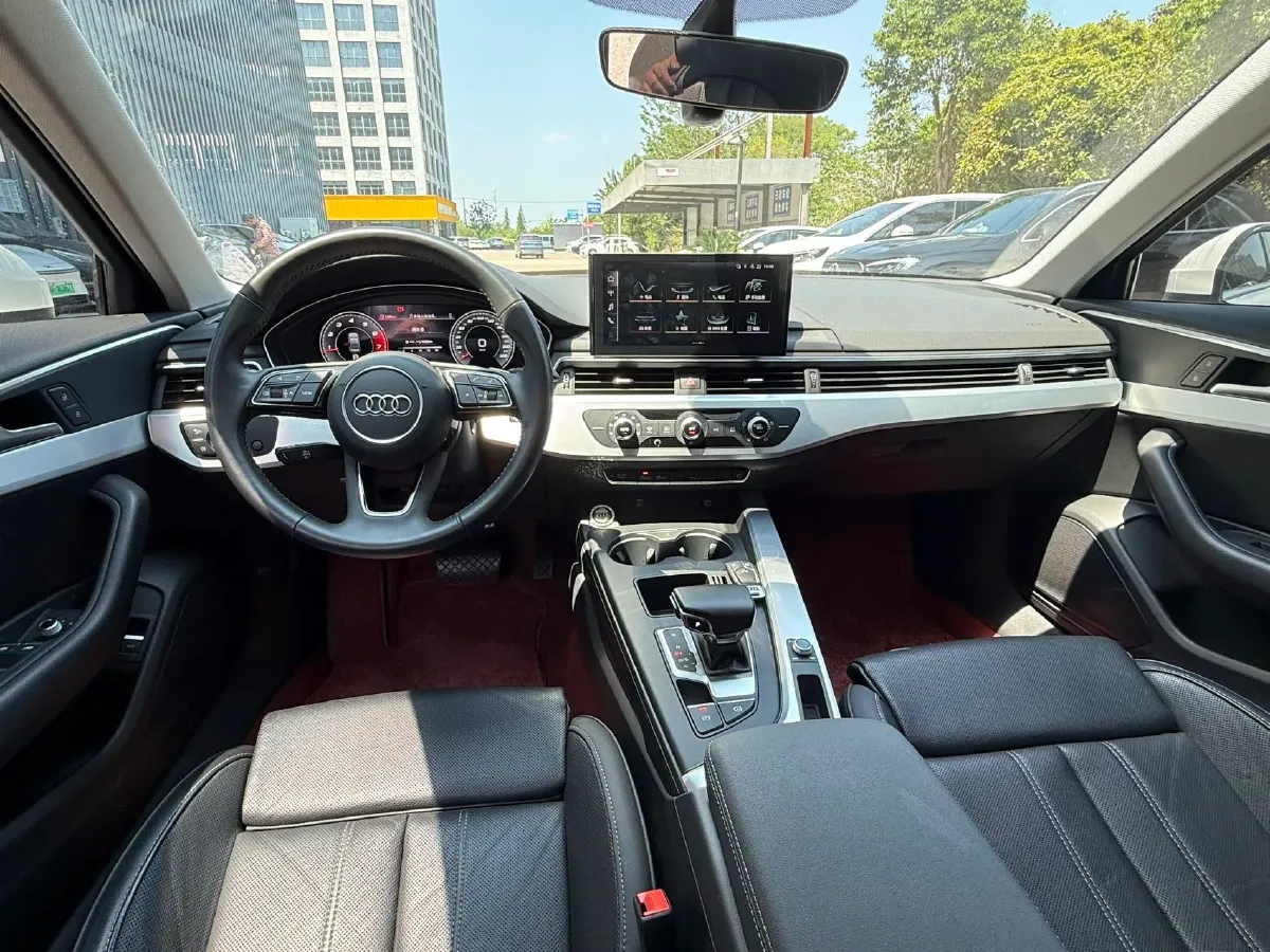 2022 Audi A4L 2.0T 190HP L4 7DCT,autocango,china used car exporter,china ev exporter,chinese used car exporter,chinese used ev exporter