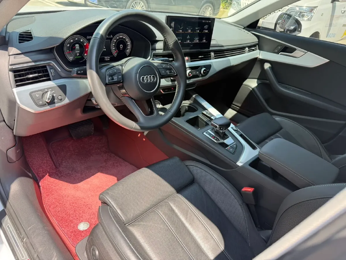 2022 Audi A4L 2.0T 190HP L4 7DCT,autocango,china used car exporter,china ev exporter,chinese used car exporter,chinese used ev exporter