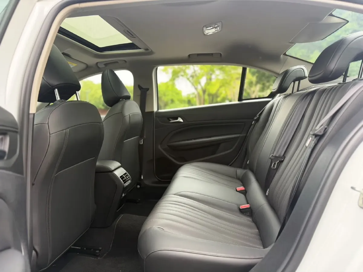 2022 Peugeot 408 1.6T 170HP L4 6AT,autocango,china used car exporter,china ev exporter,chinese used car exporter,chinese used ev exporter
