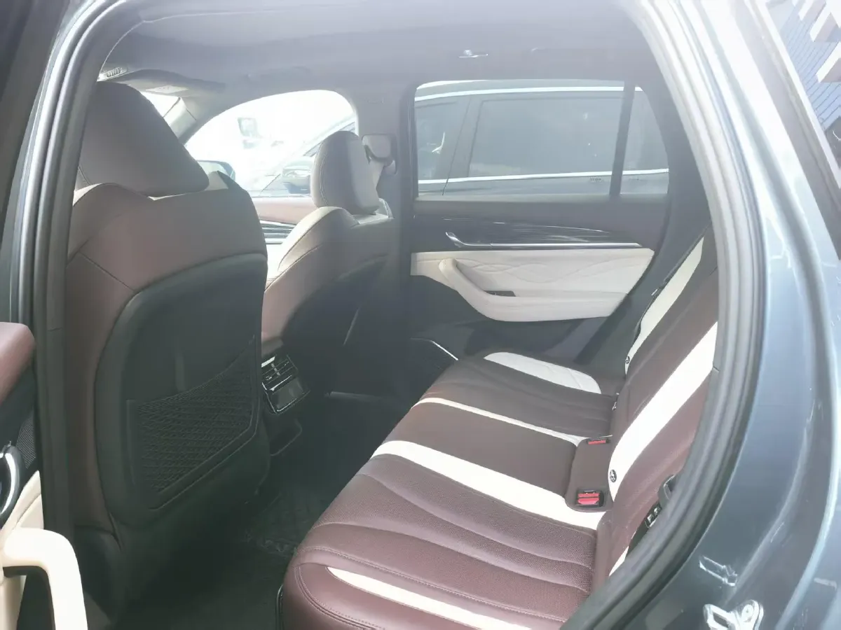 2021 Geely Monjaro 2.0T 218HP L4 7DCT,autocango,china used car exporter,china ev exporter,chinese used car exporter,chinese used ev exporter