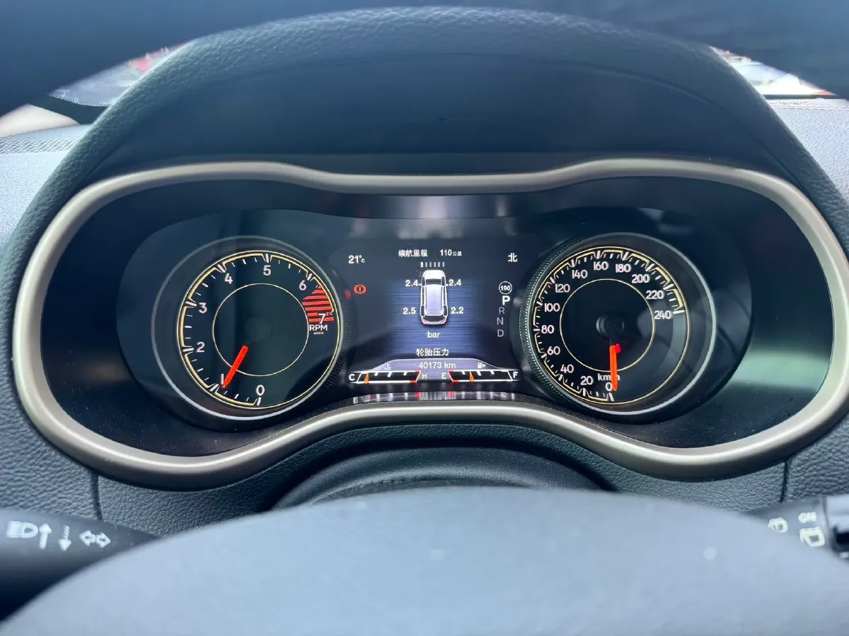 2017 Jeep Cherokee 2.0L 155HP L4 9AT,autocango,china used car exporter,china ev exporter,chinese used car exporter,chinese used ev exporter