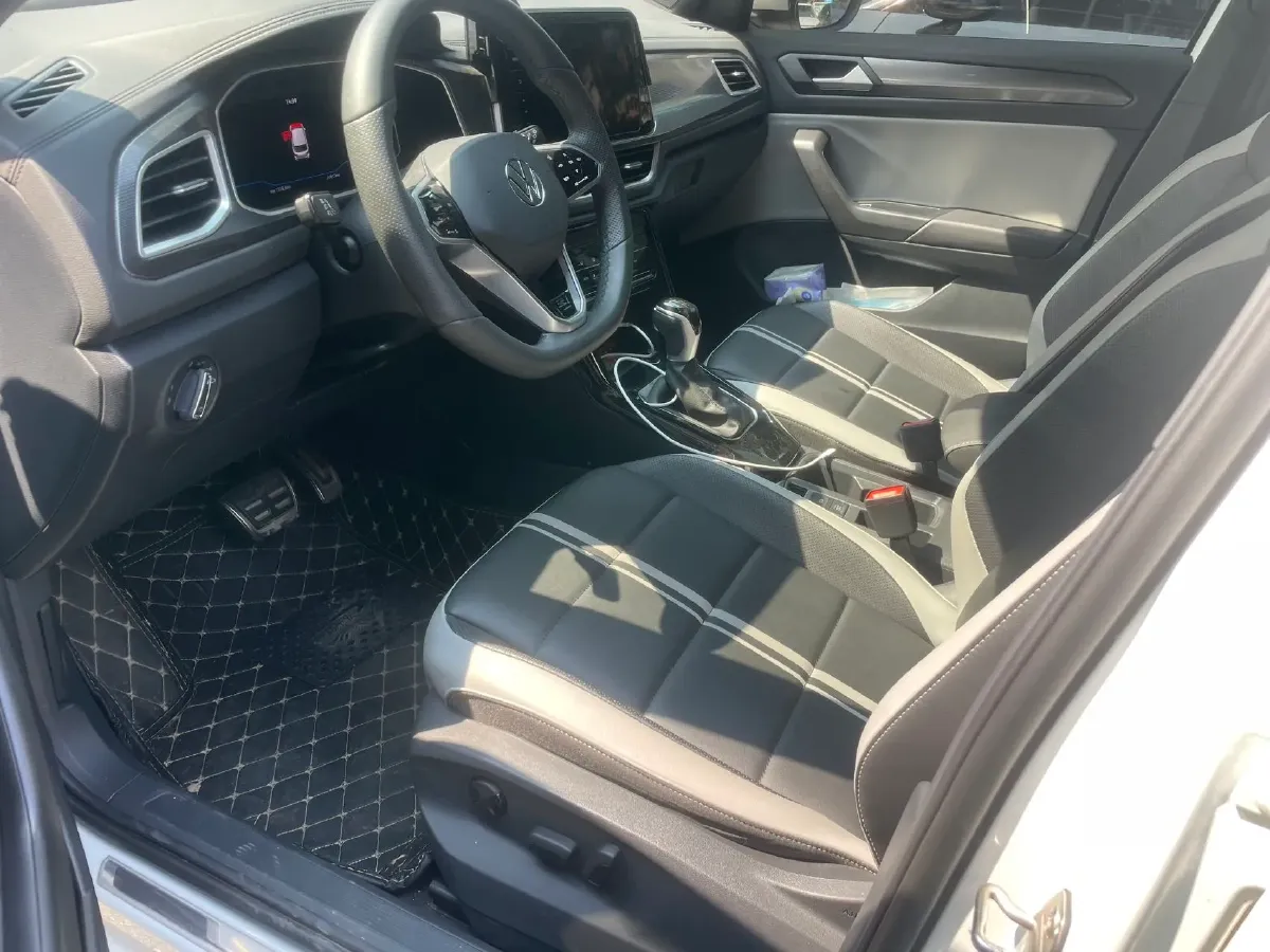2024 Volkswagen T-Roc 1.5T 160HP L4 7DCT,autocango,china used car exporter,china ev exporter,chinese used car exporter,chinese used ev exporter