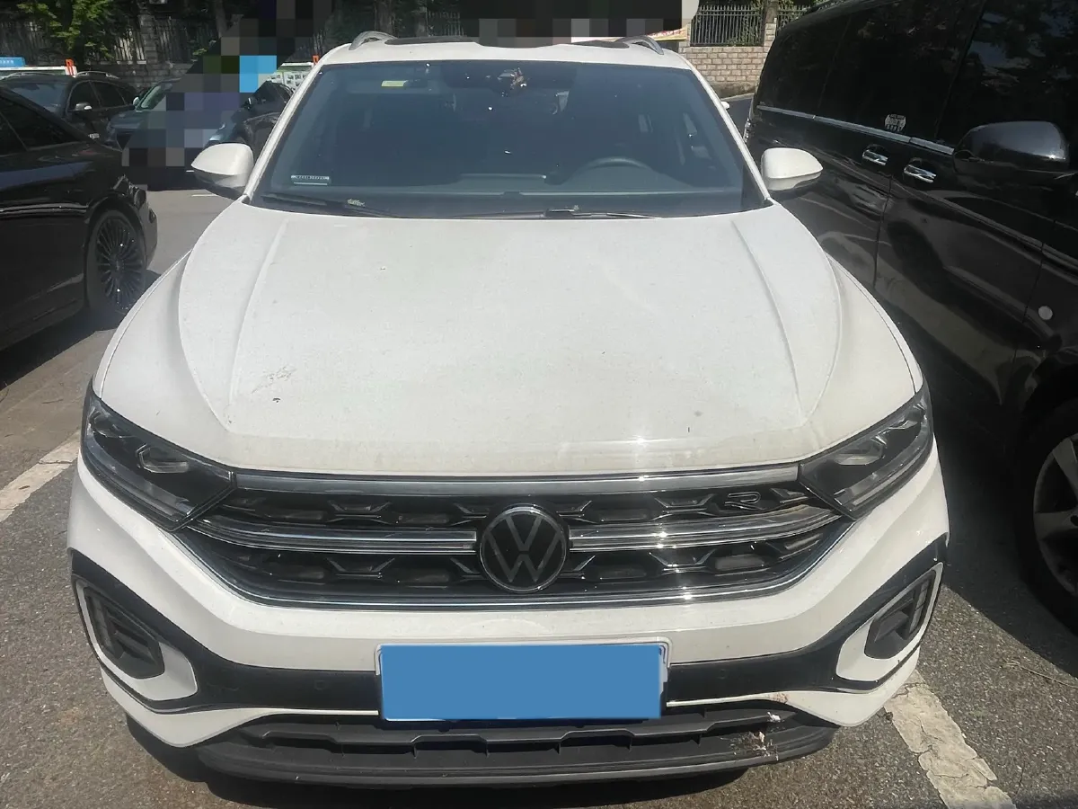 2024 Volkswagen T-Roc 1.5T 160HP L4 7DCT,autocango,china used car exporter,china ev exporter,chinese used car exporter,chinese used ev exporter