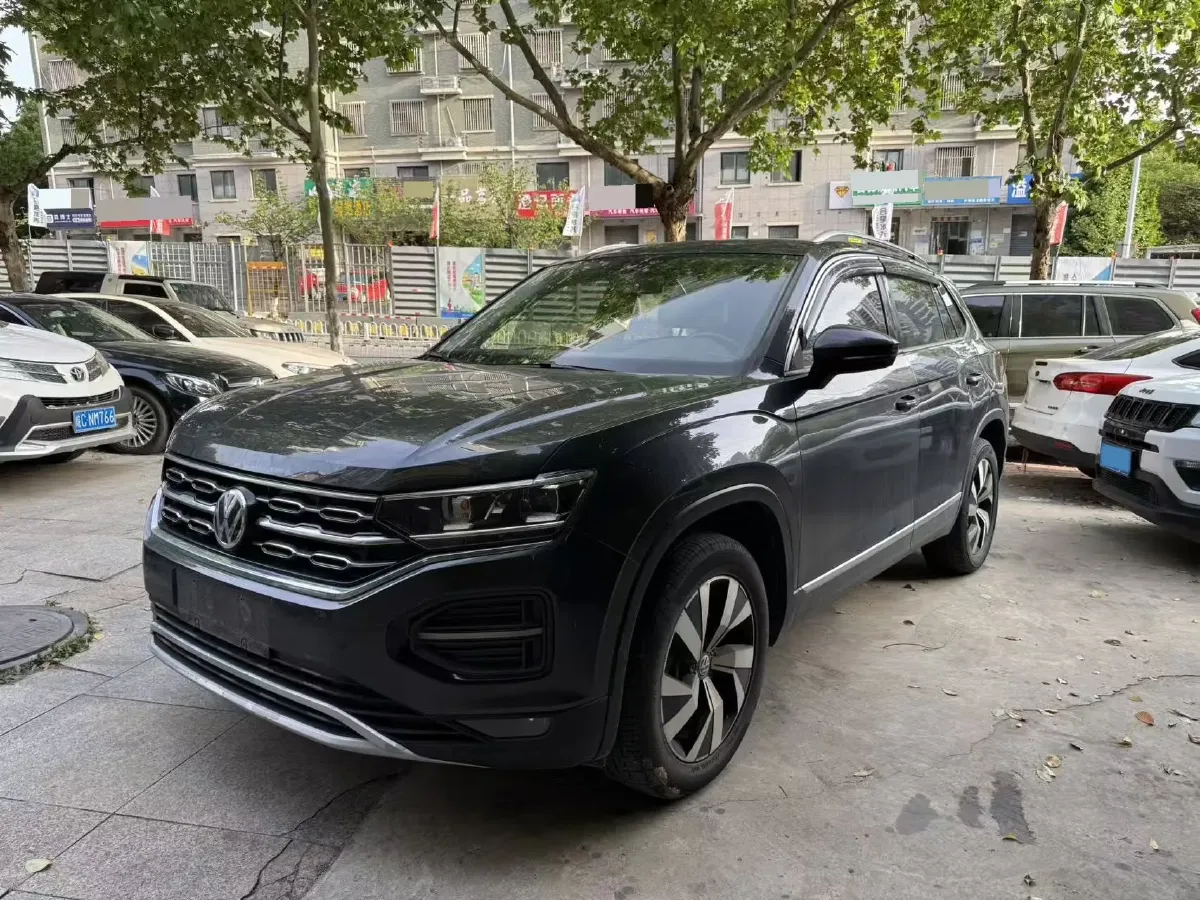 2019 Jeep Cherokee 2.0T 234HP L4 9AT,autocango,china used car exporter,china ev exporter,chinese used car exporter,chinese used ev exporter