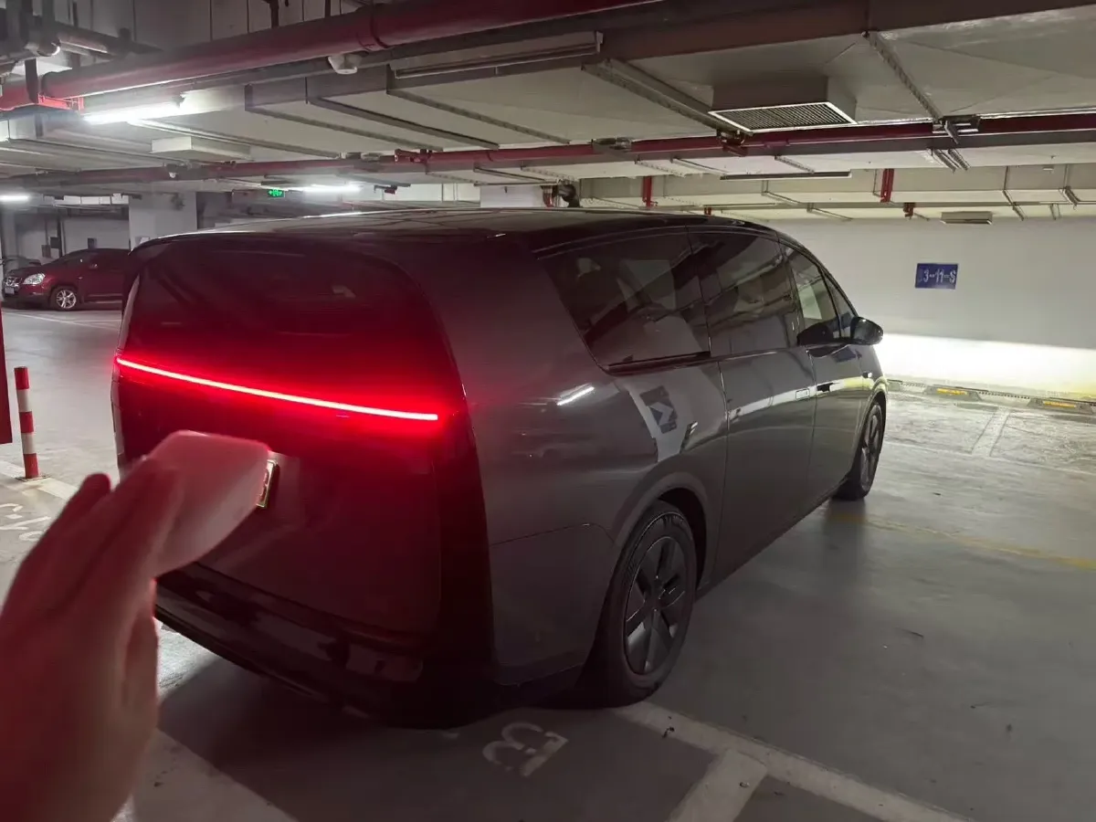 2024 Li MEGA BEV 102.7KWH,autocango,china used car exporter,china ev exporter,chinese used car exporter,chinese used ev exporter