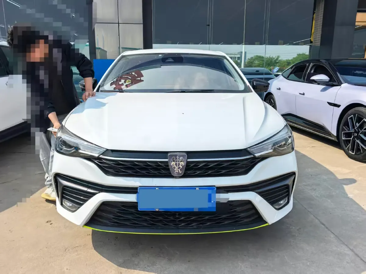 2021 Roewe i5 1.5L 120HP L4 CVT,autocango,china used car exporter,china ev exporter,chinese used car exporter,chinese used ev exporter