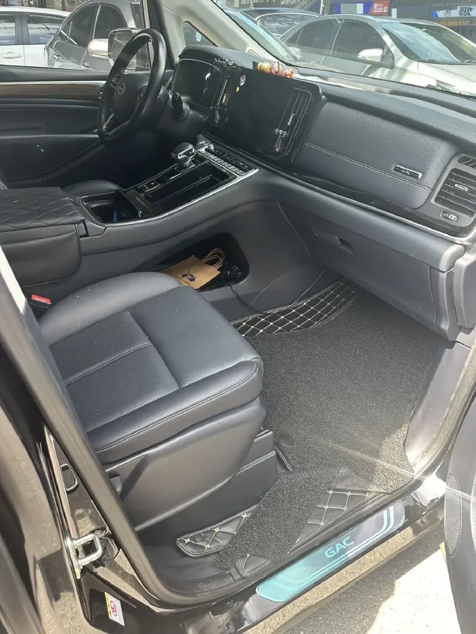 2021 GAC Trumpchi M8 2.0T 252HP L4 8AT,autocango,china used car exporter,china ev exporter,chinese used car exporter,chinese used ev exporter