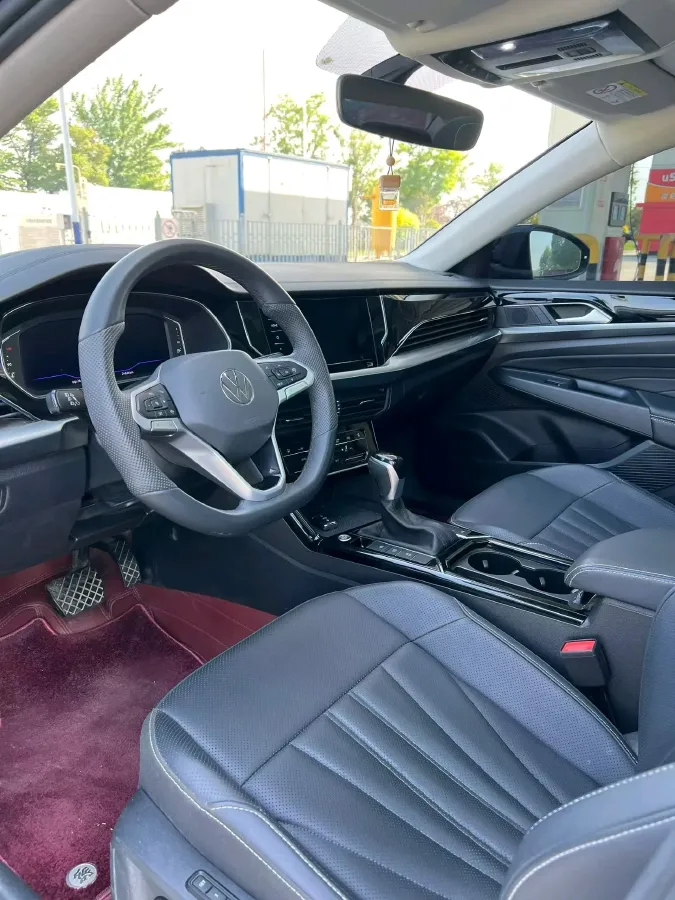 2024 Volkswagen Passat 2.0T 186HP L4 7DCT,autocango,china used car exporter,china ev exporter,chinese used car exporter,chinese used ev exporter