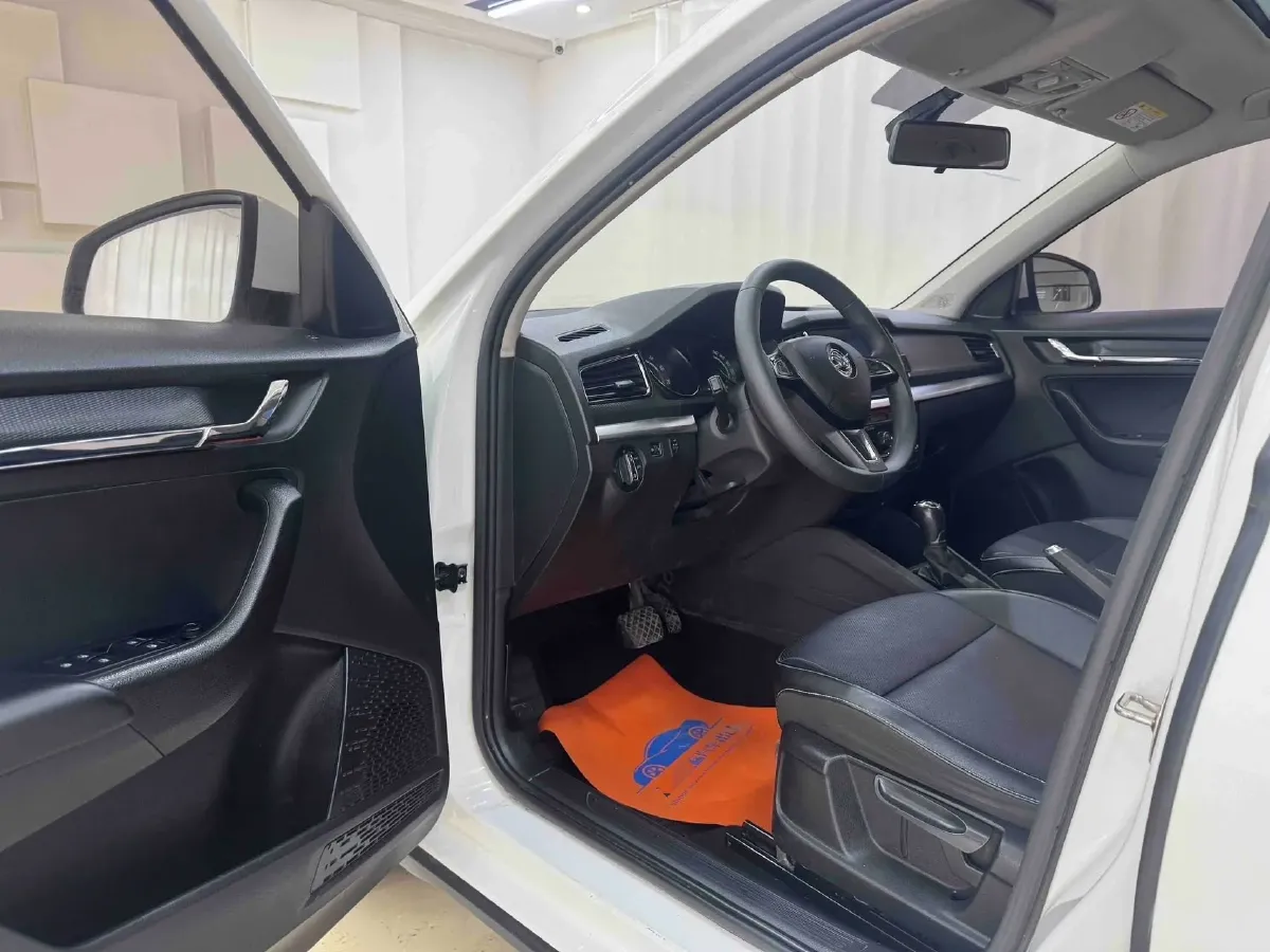 2022 Skoda Kamiq 1.5L 112HP L4 6AT,autocango,china used car exporter,china ev exporter,chinese used car exporter,chinese used ev exporter