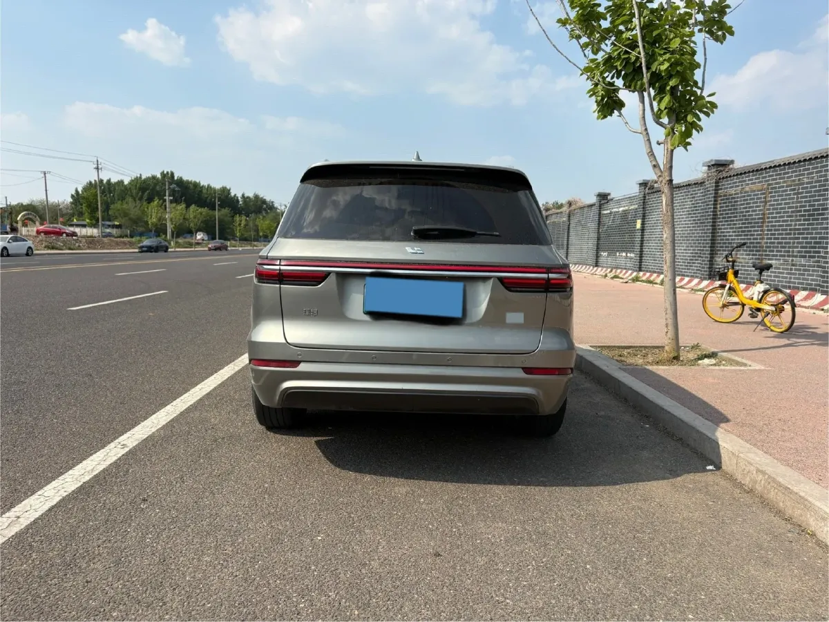 2020 Li ONE Range Extended 131HP REEV 40.5KWH,autocango,china used car exporter,china ev exporter,chinese used car exporter,chinese used ev exporter