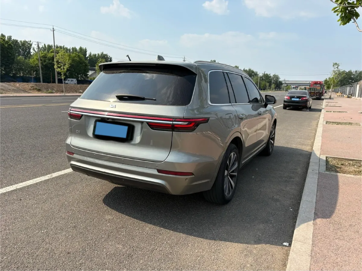 2020 Li ONE Range Extended 131HP REEV 40.5KWH,autocango,china used car exporter,china ev exporter,chinese used car exporter,chinese used ev exporter